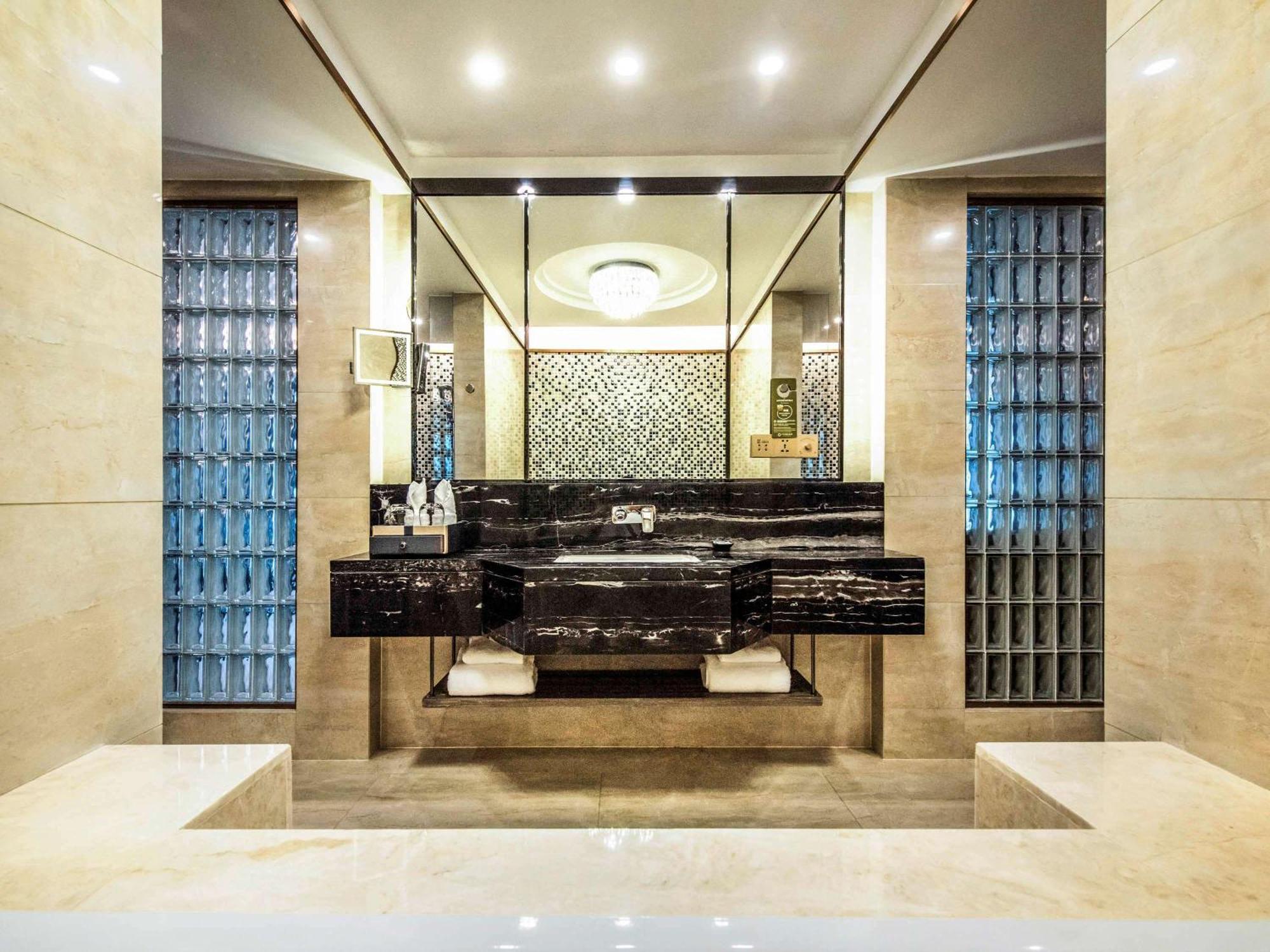 Mercure Chongqing Downtown Exterior foto